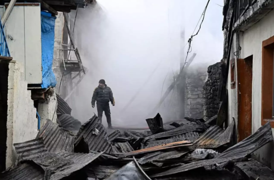 10 ev, 5 ahır ve 3 depo küle döndü        