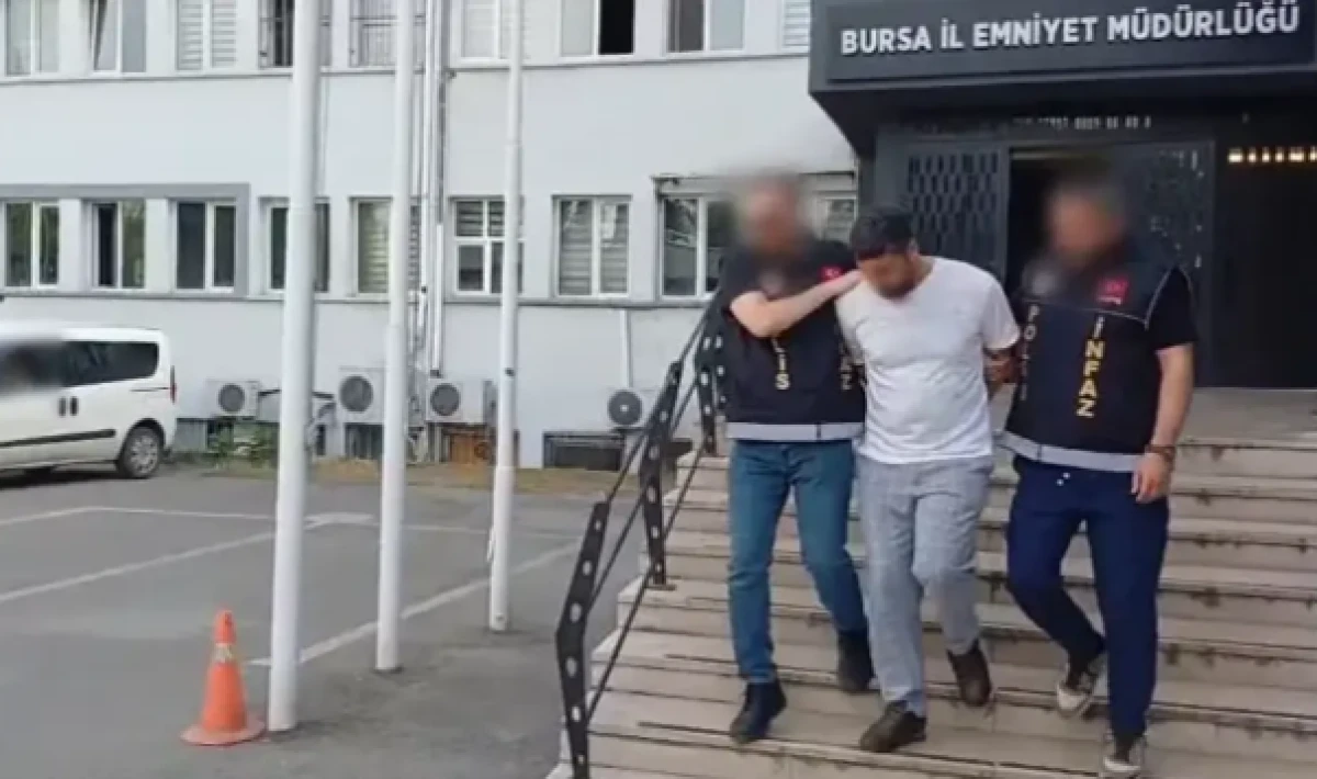 13 yıldır Interpol tarafından kırmızı b&uuml;ltenle aranan ş&uuml;pheli yakalandı
