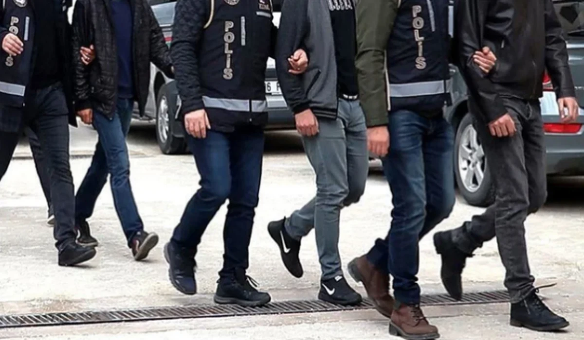 16 ilde eş zamanlı operasyon Online silah satışına 35 g&ouml;zaltı            