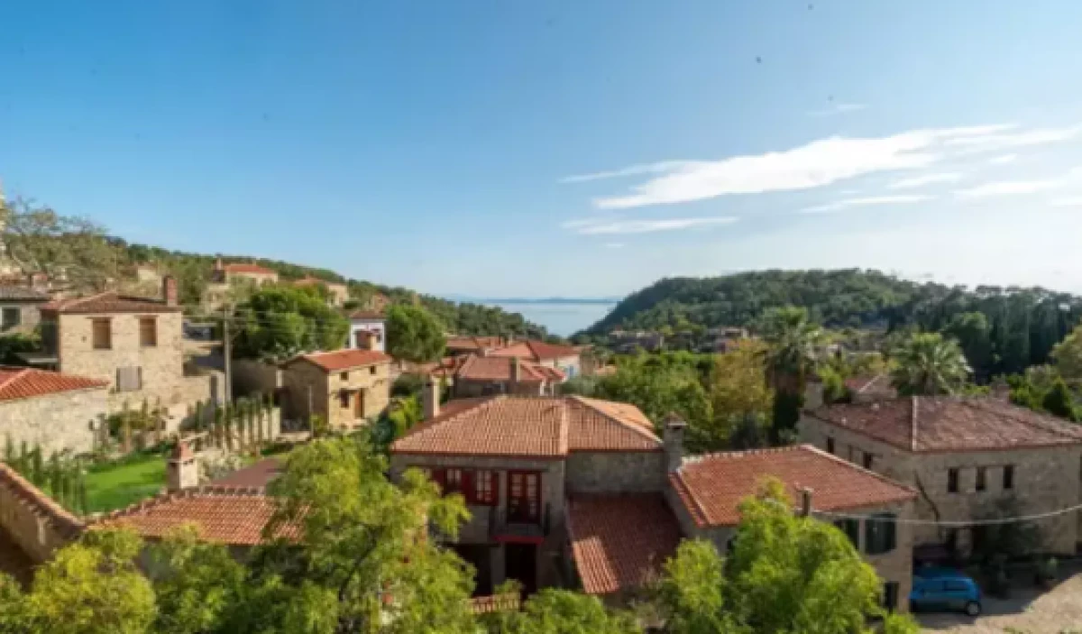 2026'nın en iyi turizm k&ouml;y&uuml; se&ccedil;ilecek: T&uuml;rkiye'den 4 k&ouml;y g&uuml;ndemde!