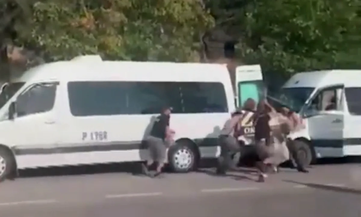 4 kişi, 1 kişiyi sopalarla &ouml;ld&uuml;resiye d&ouml;vd&uuml;: Bu dayağı yiyecek ne yapmış olabilir?