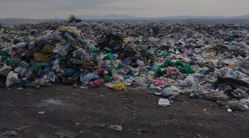 4 yaşındaki oğlunu öldürüp, çöpe atmış!       