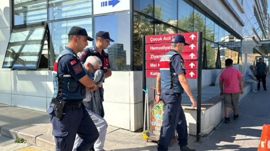 53 yaşındaki adam oğlunu bıçaklayarak öldürdü 