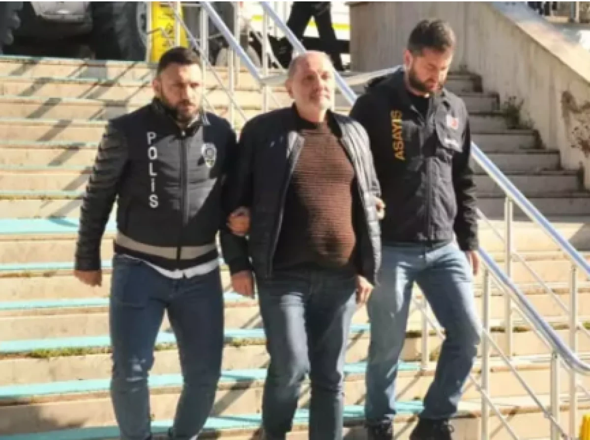 63 yaşındaki CHP'liden 26 yaşındaki &ouml;ğrenciye mesaj           