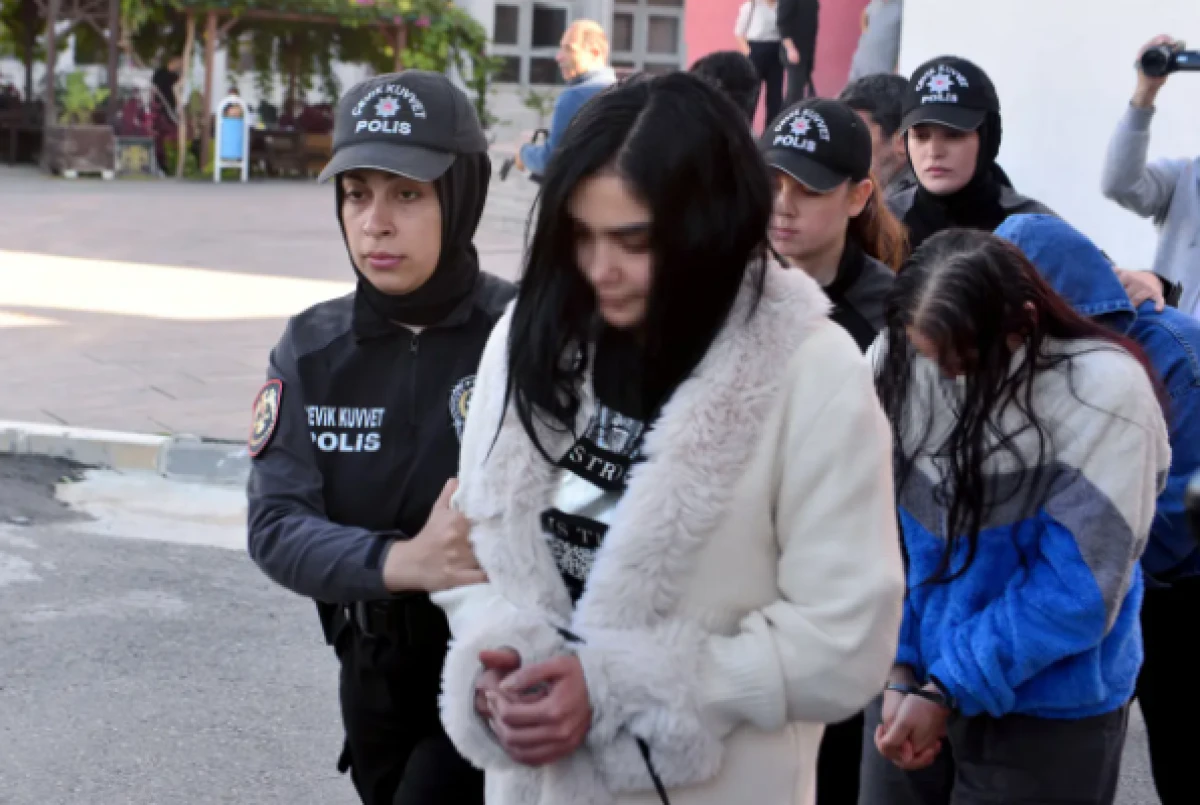 76 kurgu kazayla sigorta şirketlerini dolandırdılar! 80 ş&uuml;pheli adliyede