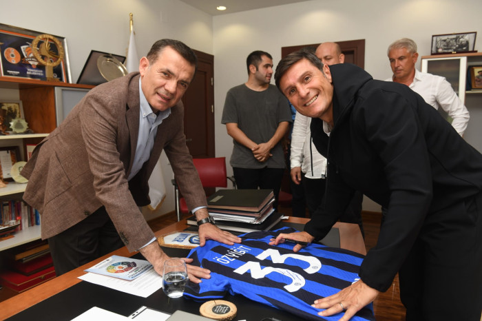 Efsane futbolcu Javier Zanetti,Başkan Abdullah Özyiğit’i ziyaret etti