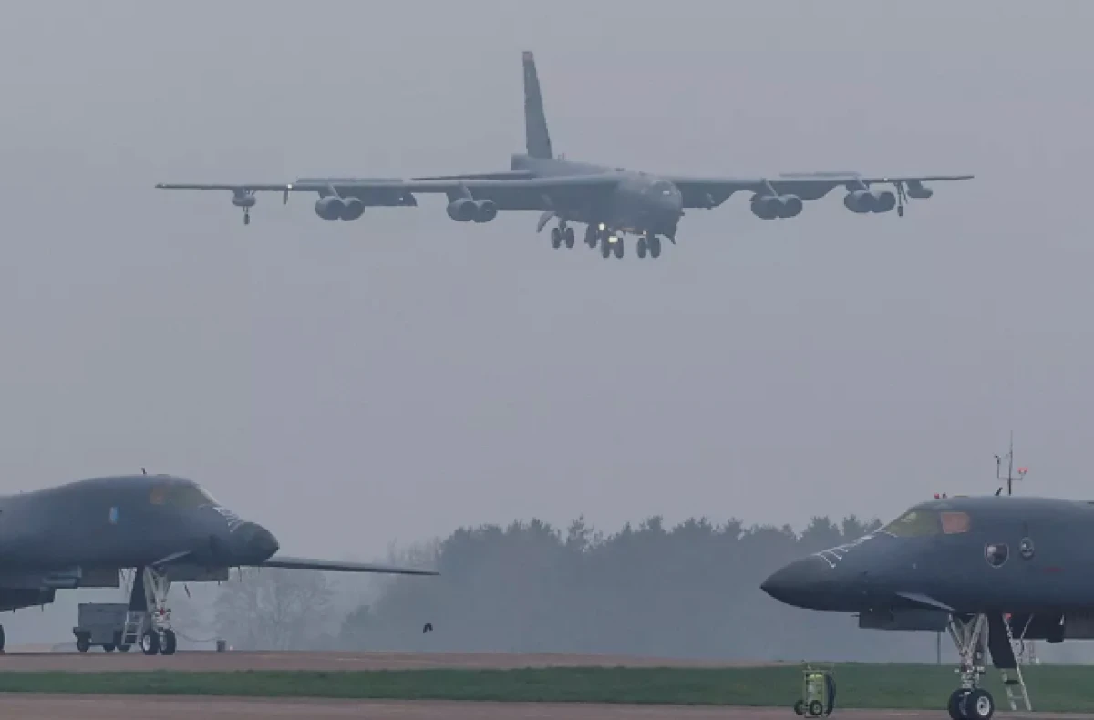 ABD'ye ait B-52 bombardıman u&ccedil;akları İngiltere'de              