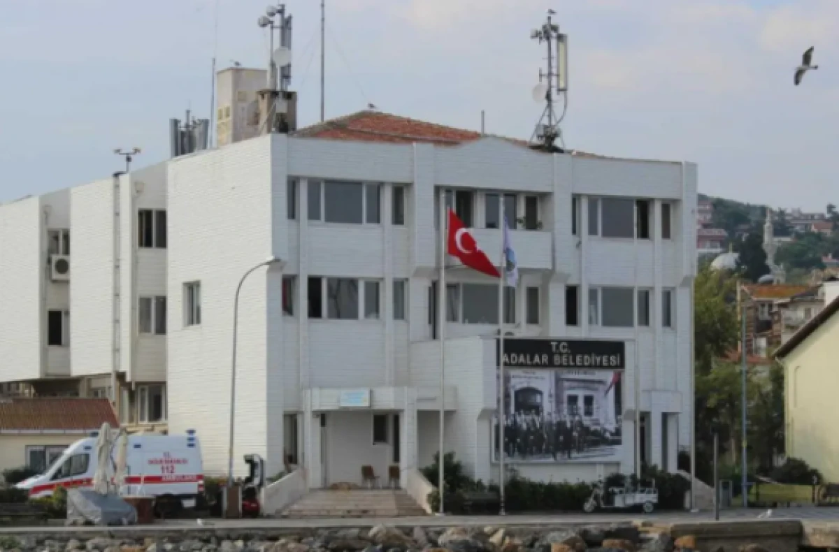 Adalar Belediyesi AK Parti'ye ge&ccedil;ti! İlk a&ccedil;ıklama geldi