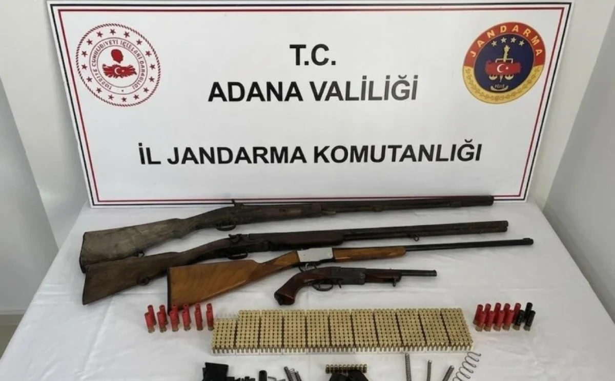 Adana Kozan'da Jandarma Ekipleri Ruhsatsız Silah ve Mermi Ele Ge&ccedil;irdi
