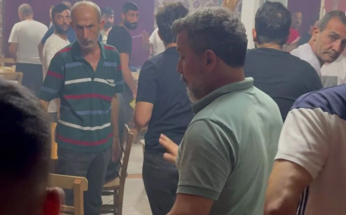 Adana'da &ccedil;ift &ccedil;elik kapılı kumarhaneye ko&ccedil;başı ile baskın: 49 şahıs yakalandı