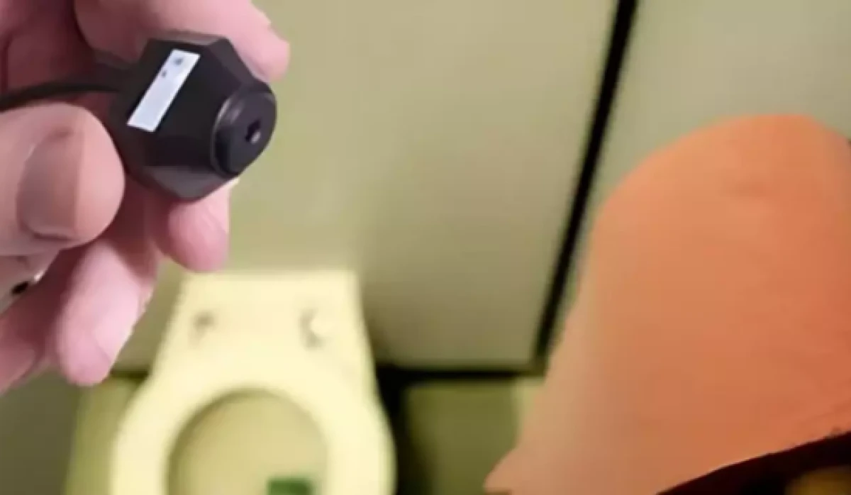 Adana’daki kolejde gizli kamera skandalı 