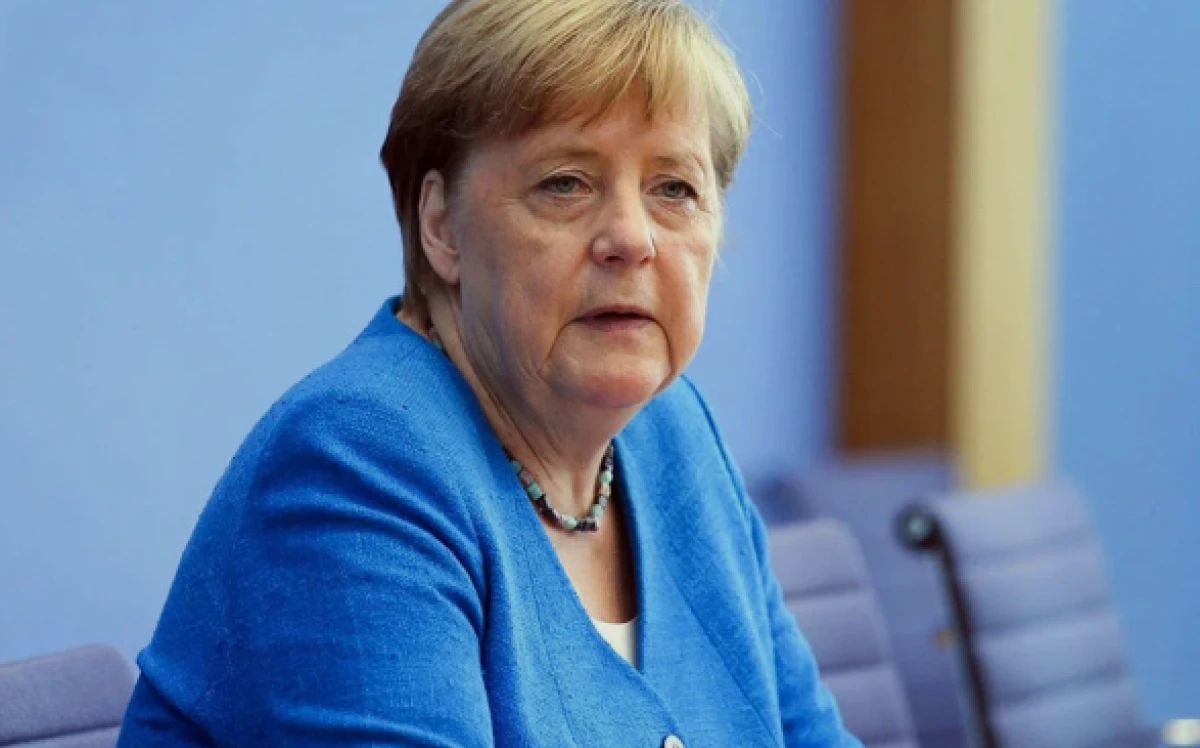 AfD'nin se&ccedil;im zaferi Merkel'i &uuml;zd&uuml;: Şu an kalbim kan ağlıyor