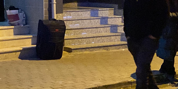 AK Parti il başkanlığı önünde alarm         