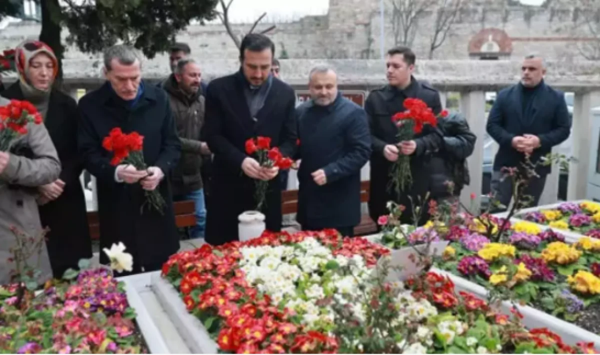 AK Parti İstanbul, Necmettin Erbakan&rsquo;ı kabri başında andı