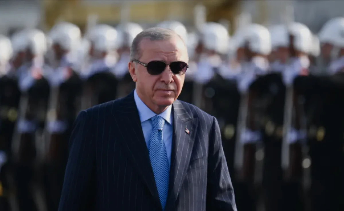 AK Parti'den 25. yıla &ouml;zel logo! Simgeler dikkat &ccedil;ekti