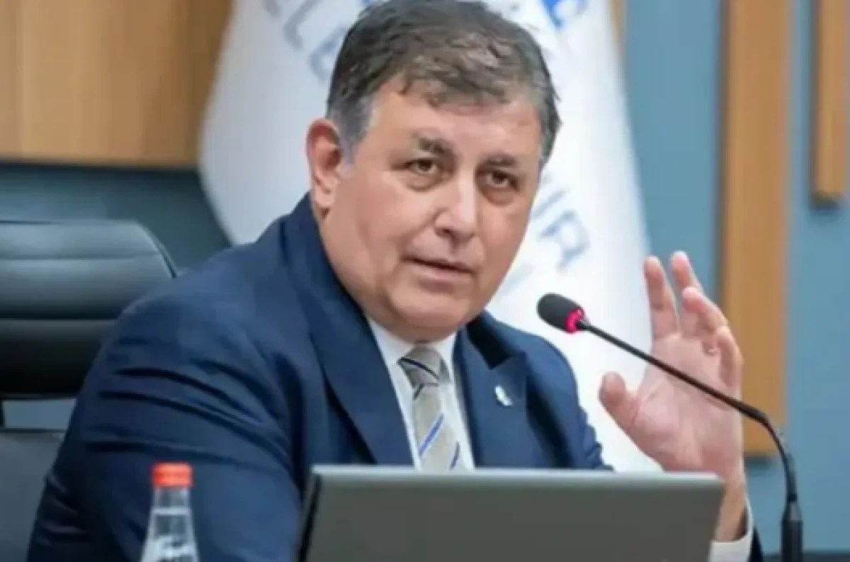 AK Parti'den peş peşe a&ccedil;ıklamalar! Cemil Tugay&rsquo;a istifa &ccedil;ağrısı