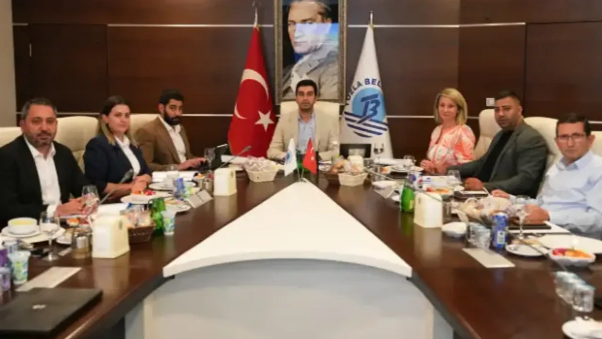 AK Parti'ye ge&ccedil;en Eren Ali Bing&ouml;l: 'Sokakta gezeceğim, o g&ouml;n&uuml;lleri yeniden fethedeceğim'
