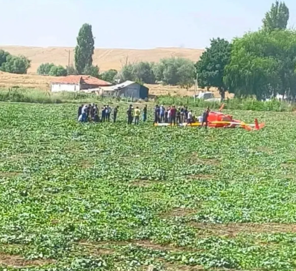 Ankara'da eğitim helikopteri d&uuml;şt&uuml;: 2 yaralı