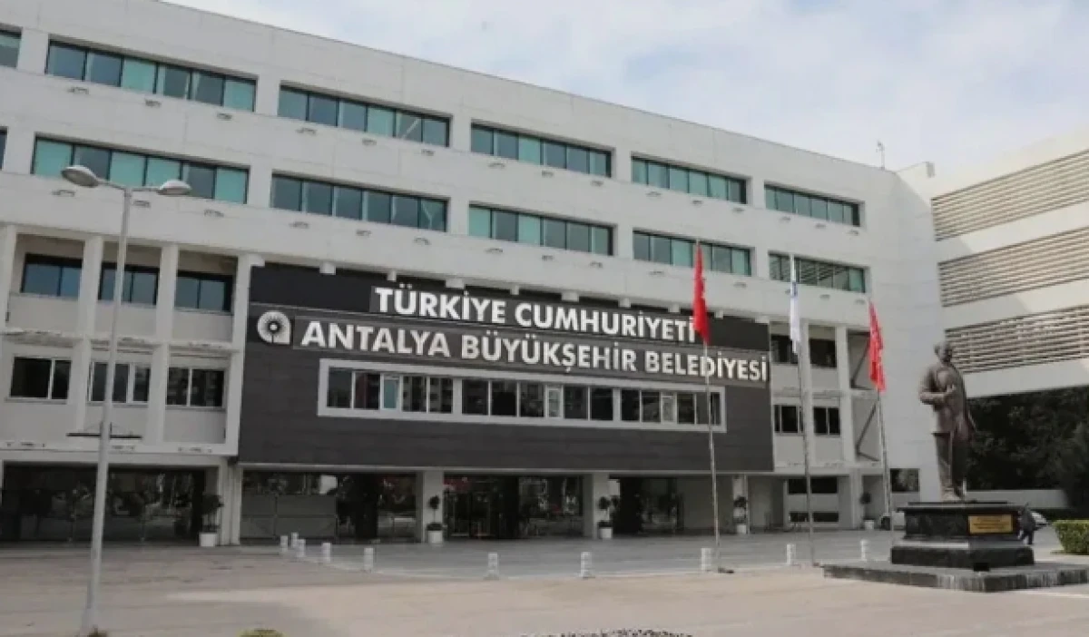 Antalya B&uuml;y&uuml;kşehir Belediyesine yeni operasyon: 3 g&ouml;zaltı!