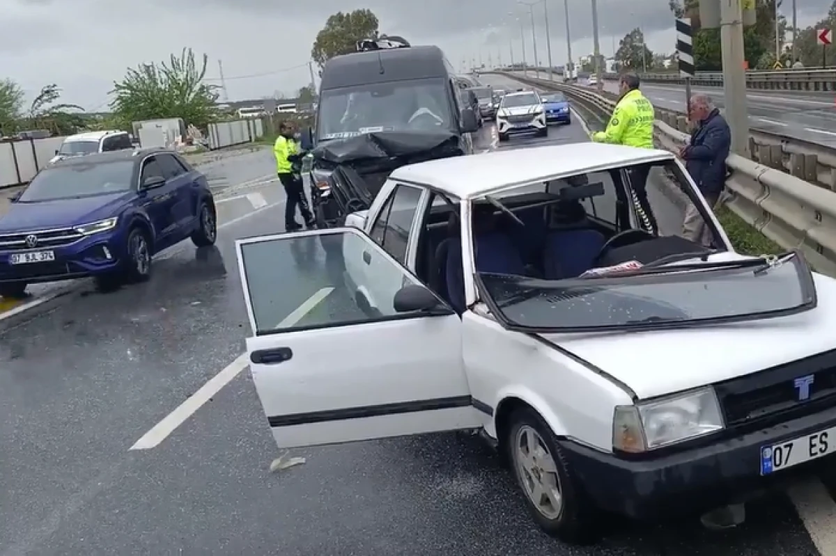 Antalya'da g&ouml;z g&ouml;re g&ouml;re gelen kaza