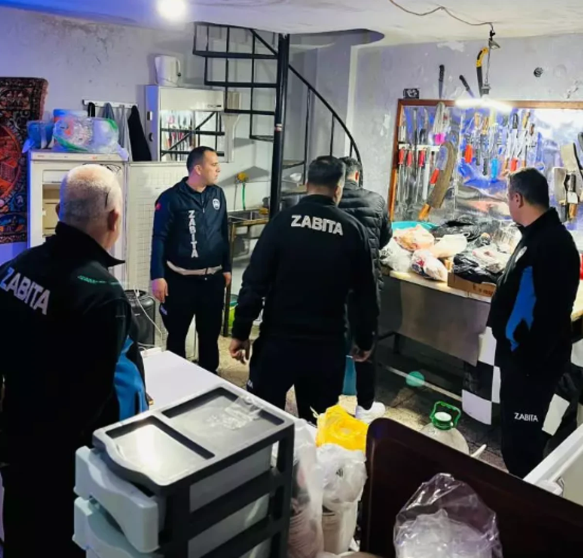 Antalya'da kasap d&uuml;kk&acirc;nında denetim