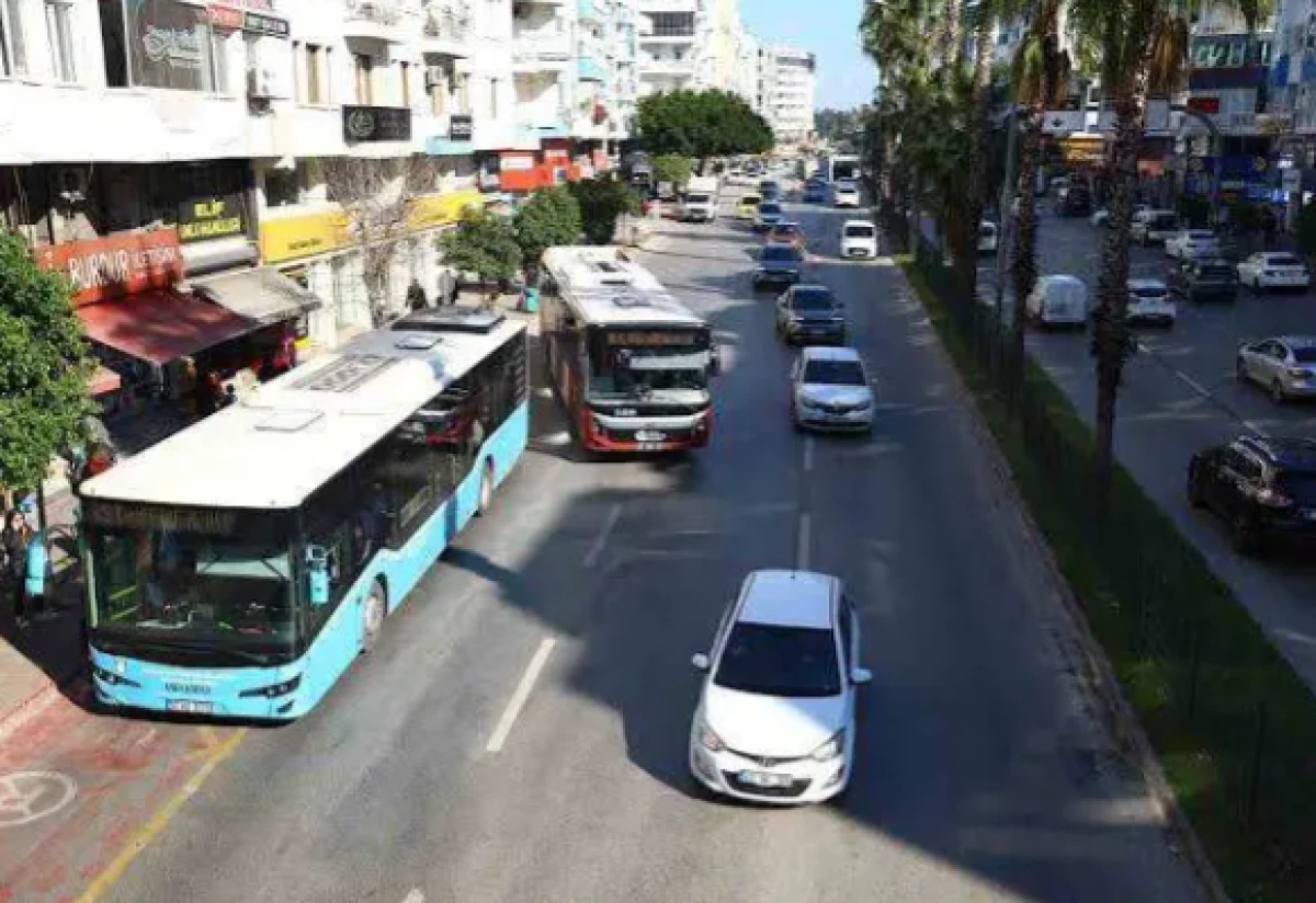 Antalya'da otob&uuml;ste unutuldu! Oyuncak sandı kanlı canlı &ccedil;ıktı... Şof&ouml;r şoke oldu