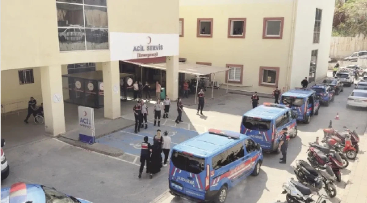 Antalya'da usuls&uuml;z re&ccedil;ete operasyonu: 3 eczacı ve 1 kalfa tutuklandı
