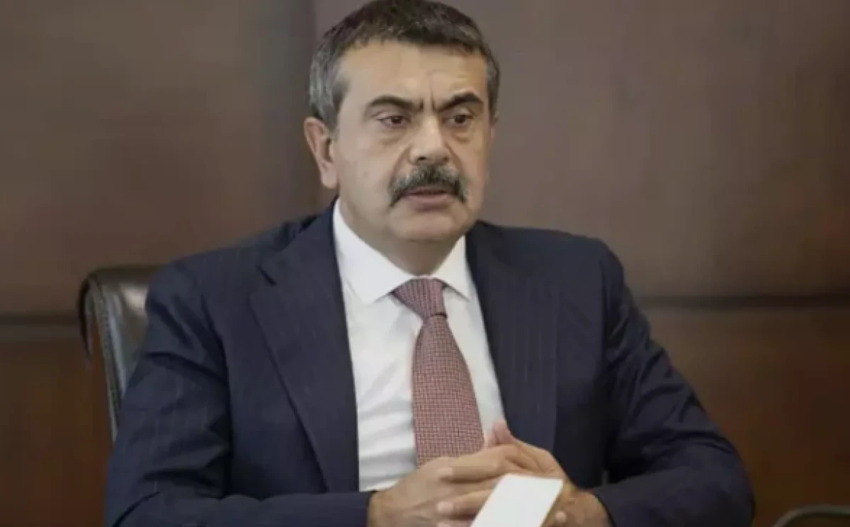 Ara tatil kalkacak mı? Bakan Tekin yanıtladı          