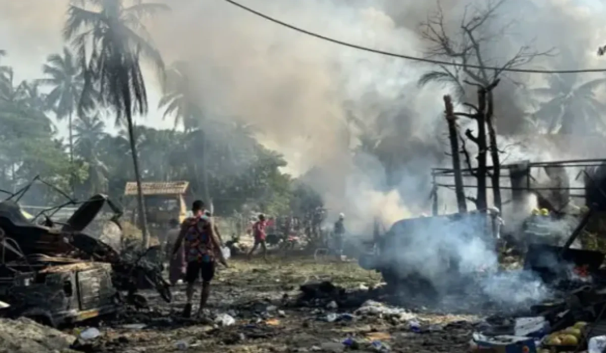 Arakan'a hava saldırısı: Siviller bombalandı