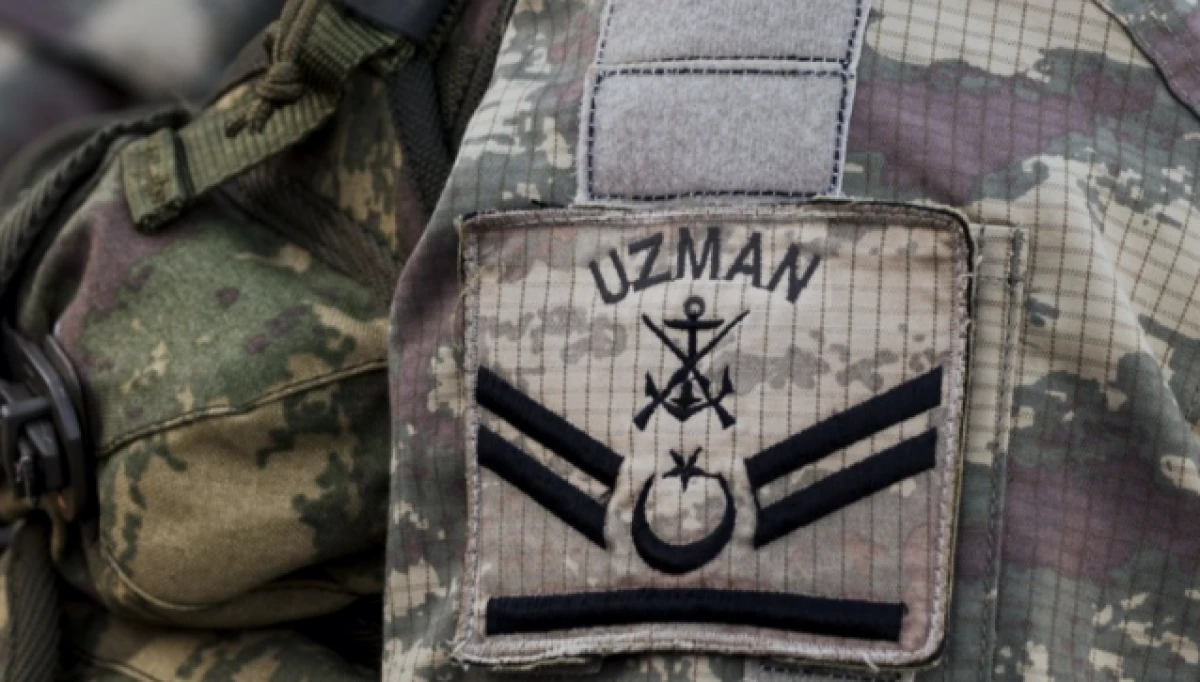 Astsubay, uzman çavuşu vurduktan sonra kafasına sıktı