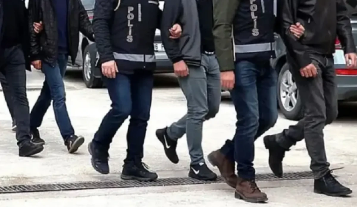 ATM'lerden ge&ccedil;en sahte dolar &uuml;reten şebeke &ccedil;&ouml;kertildi