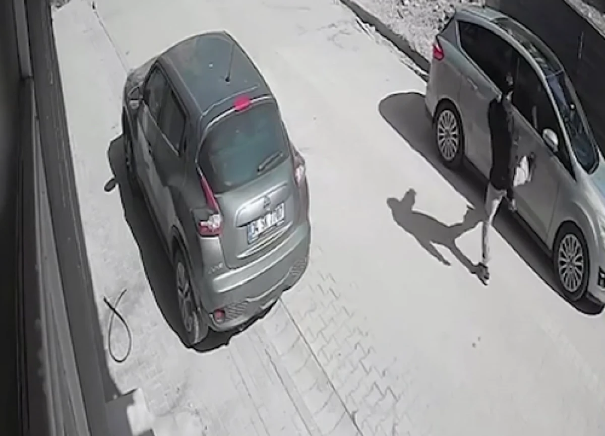 Avcılar&rsquo;da otomobil ter&ouml;r&uuml;                        