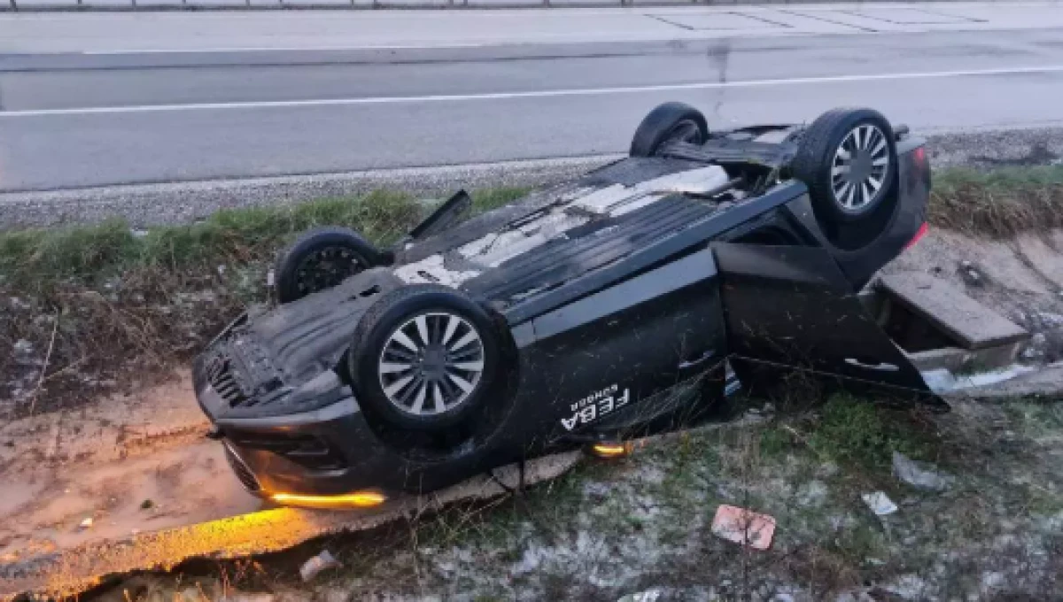 Aynı yolda peş peşe feci kazalar, 1 &ouml;l&uuml; 3 yaralı