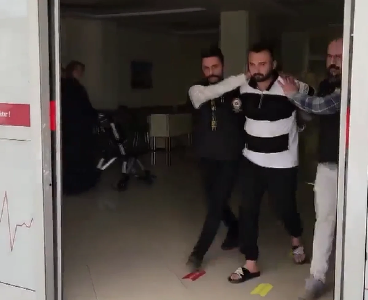 Babasını &ouml;ld&uuml;ren ş&uuml;pheli Bursa'da otogarda yakalandı       