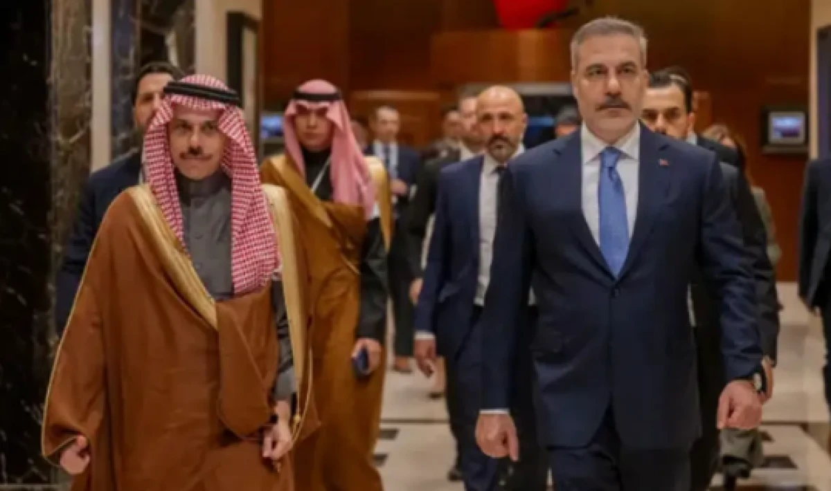 Bakan Fidan, Suudi mevkidaşı Prens Faysal ile g&ouml;r&uuml;şt&uuml;