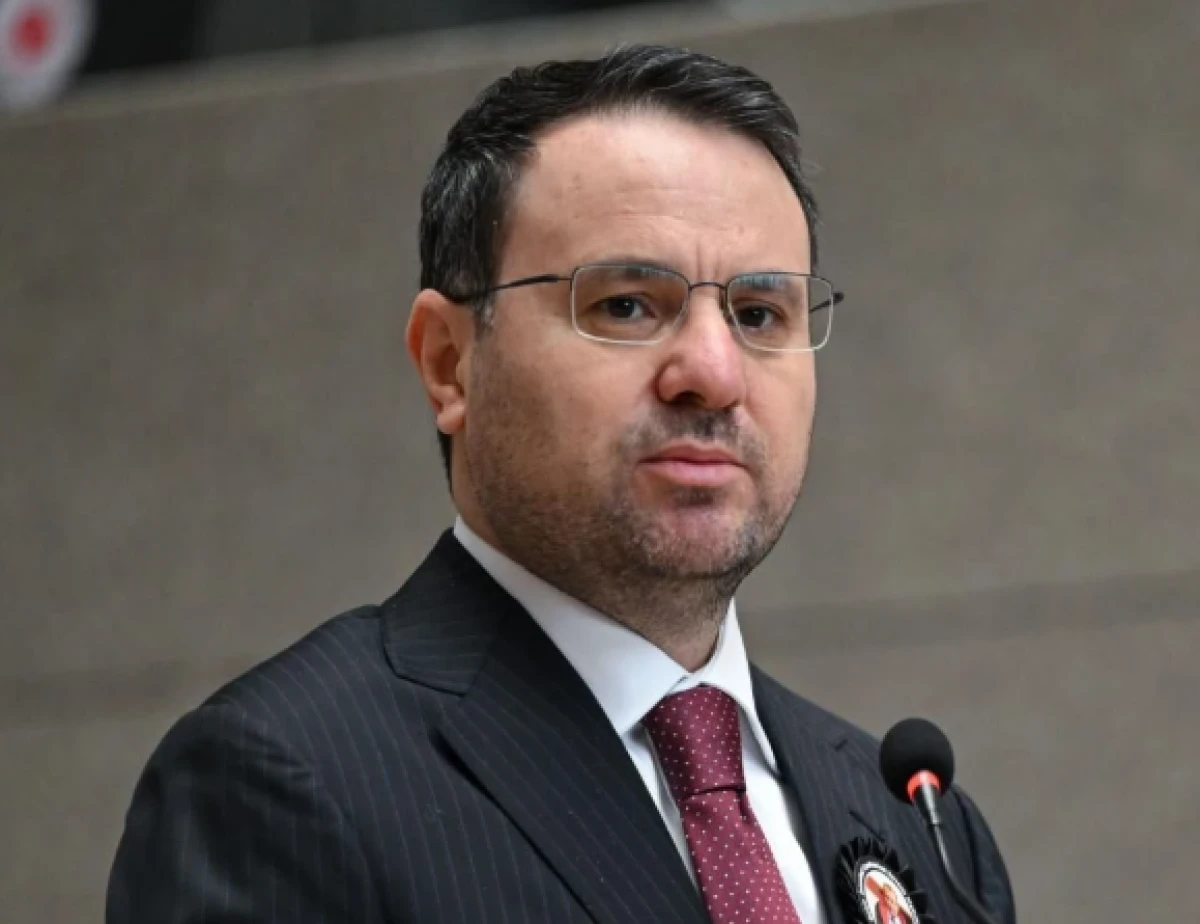 Bakan G&uuml;rlek; Cumhurbaşkanımızı tekrar se&ccedil;mek i&ccedil;in bir se&ccedil;im d&uuml;zenlenecek.
