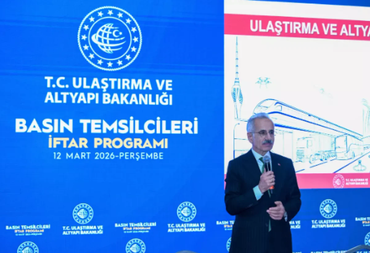 Bakan Uraloğlu,H&uuml;rm&uuml;z Boğazı'ndan ilk T&uuml;rk gemisi ge&ccedil;ti!