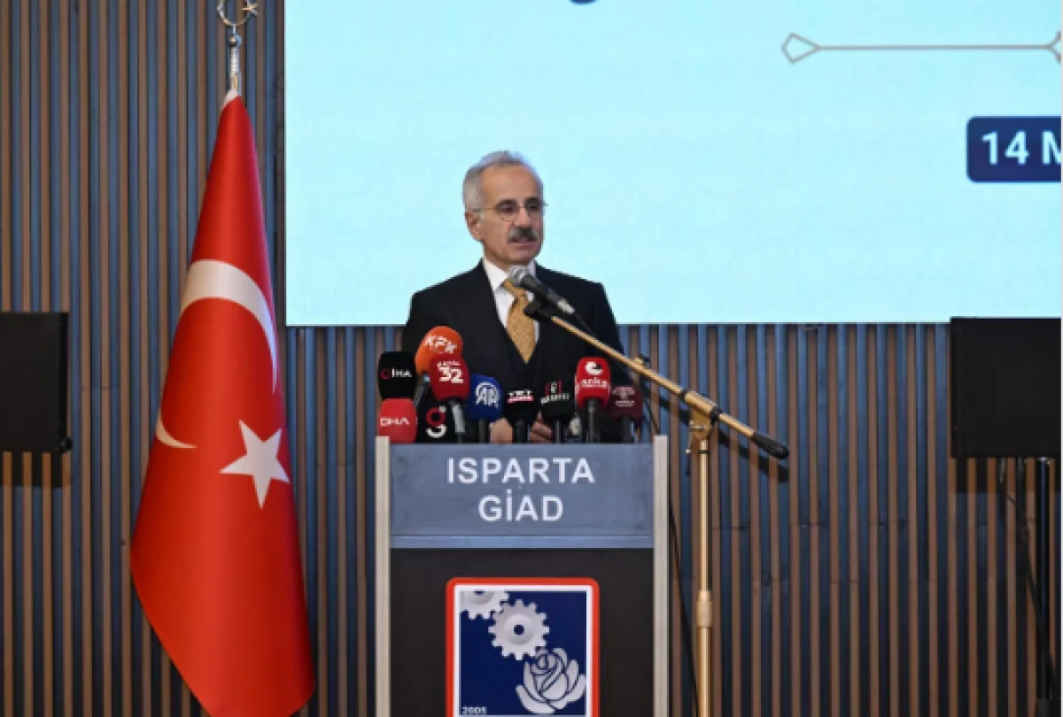 Bakan Uraloğlu'ndan H&uuml;rm&uuml;z Boğazı a&ccedil;ıklaması 