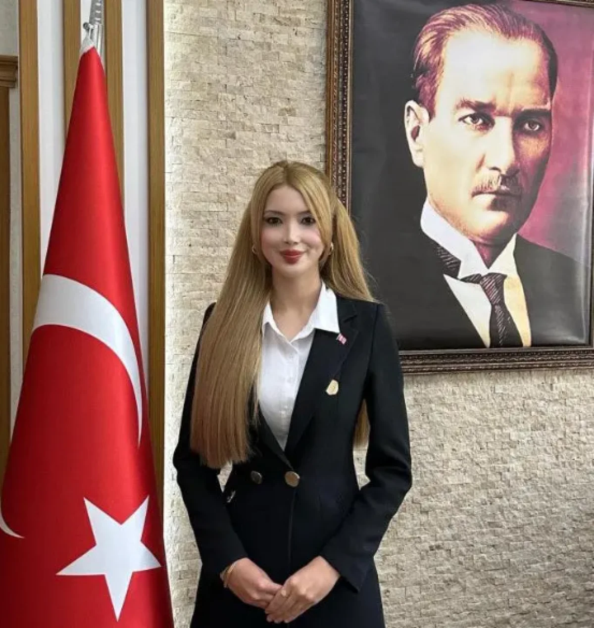 'Barbie Kaymakam' vali yardımcısı oldu