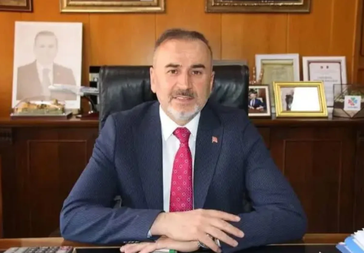 Başkandan g&ouml;r&uuml;lmemiş vaat: 10 &ccedil;ocuk yapana sıfır kilometre Togg! 8 &ccedil;ocuğa belediyede iş