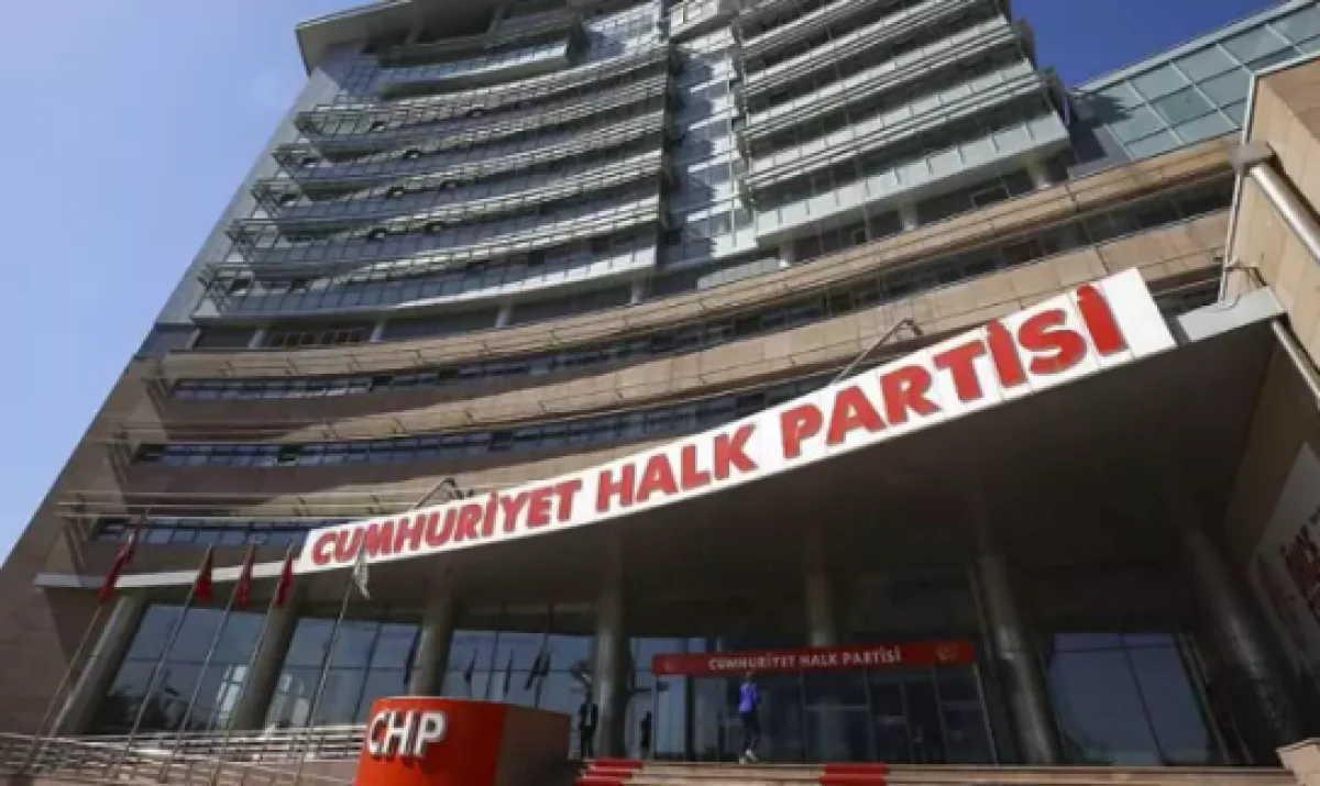 Bayrampaşa'da CHP'den istifa eden belediye meclis &uuml;yeleri DSP'ye ge&ccedil;ti