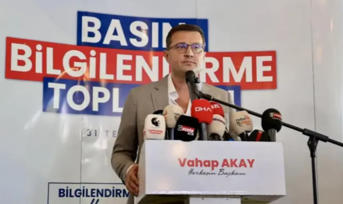 Belediye Başkanı Akay, CHP'den istifa etti
