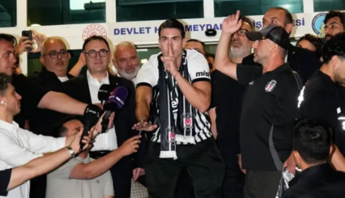 Beşiktaş, Vlahovic'in imza t&ouml;reninin saatini a&ccedil;ıkladı! Taraftarlara &uuml;cretsiz