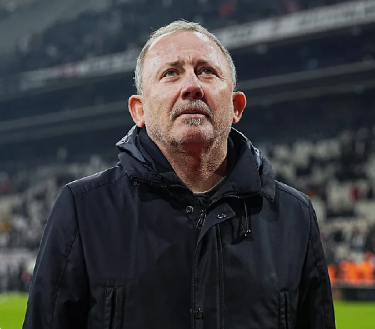 Beşiktaş&rsquo;ta 'kanat' bilmecesi! Sergen Yal&ccedil;ın, iki oyuncu arasında kaldı     