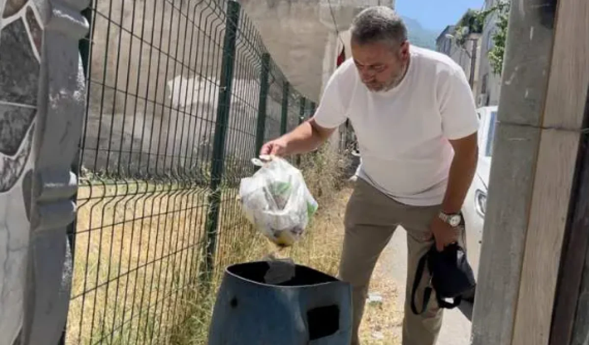 Bir kilo altını &ccedil;&ouml;pe attı, mahalleli seferber oldu