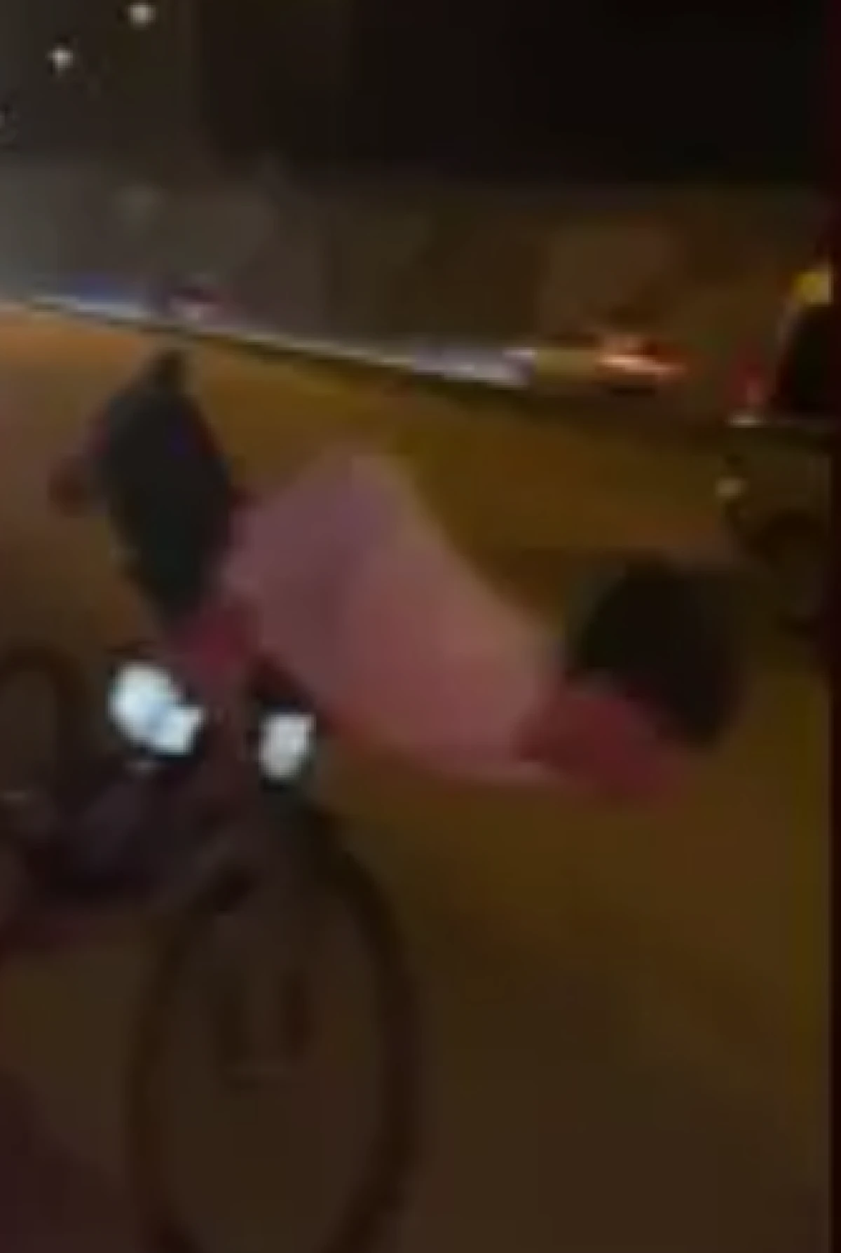 Bisikletli gen&ccedil; otoyolda feci şekilde can verdi! 