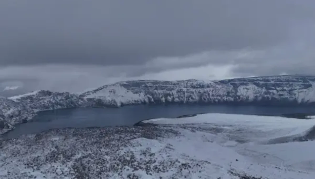 Bitlis'te lapa lapa yağdı! Nemrut Kalderası beyaza b&uuml;r&uuml;nd&uuml;