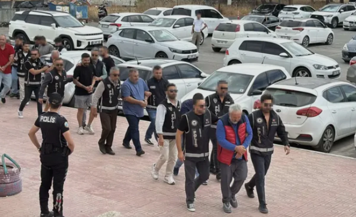 Bodrum'da 'Sokaklar G&uuml;vende' operasyonu: 8 g&ouml;zaltı