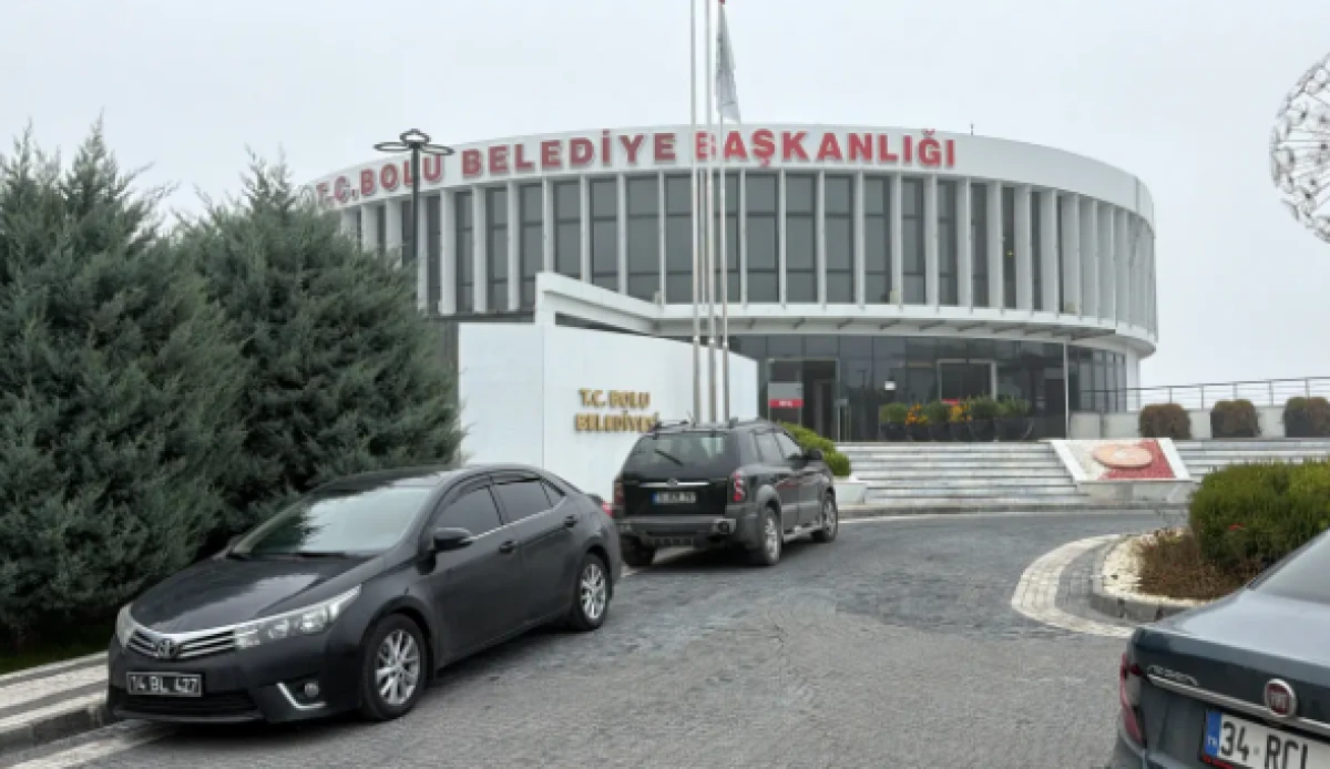 Bolu Belediyesi'ne yeni dalga operasyon! Başkan Yardımcısı da g&ouml;zaltına alındı!