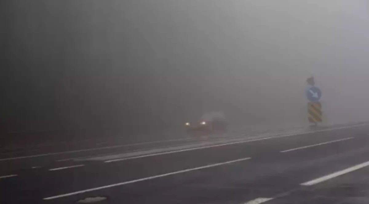 Bolu Dağı&rsquo;nda yoğun sis: G&ouml;r&uuml;ş 30 metreye d&uuml;şt&uuml;